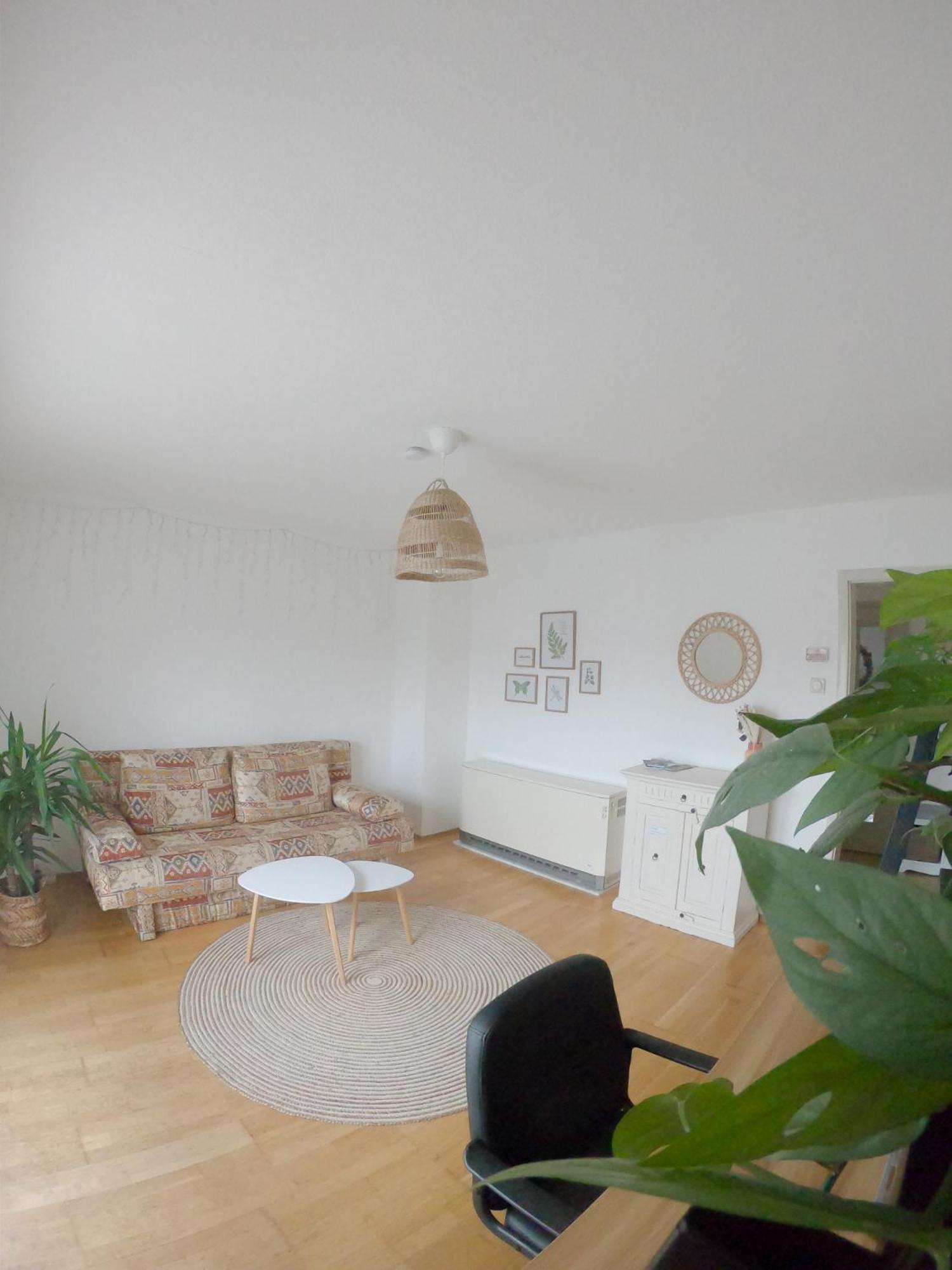 Happybnb Apartment Mit Sonniger Terrasse Lochgau Exterior photo
