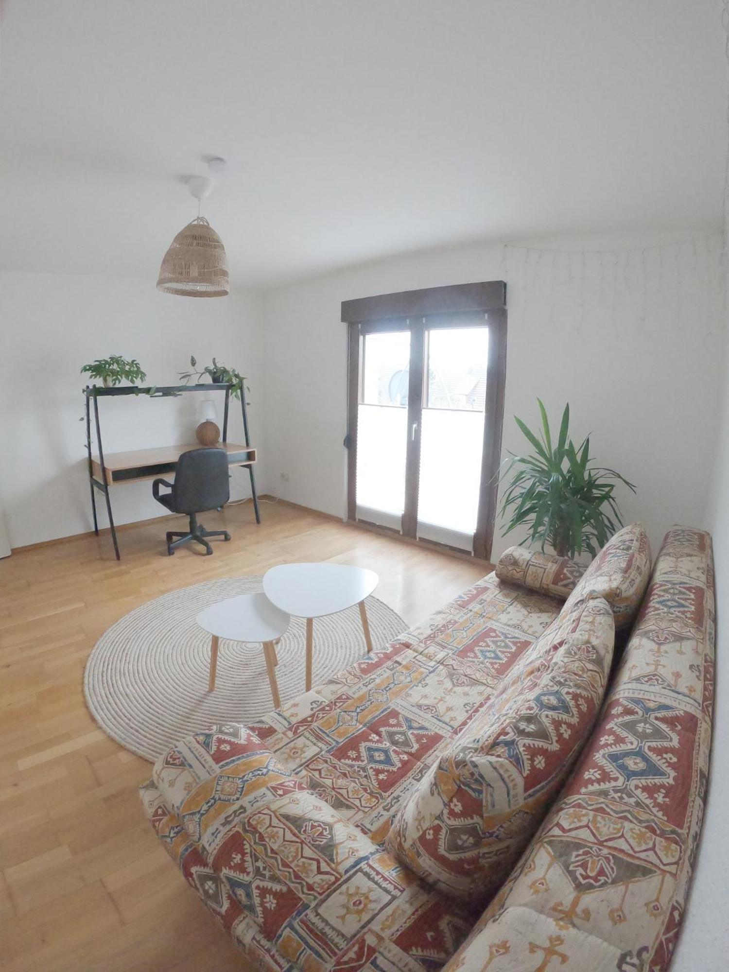 Happybnb Apartment Mit Sonniger Terrasse Lochgau Exterior photo